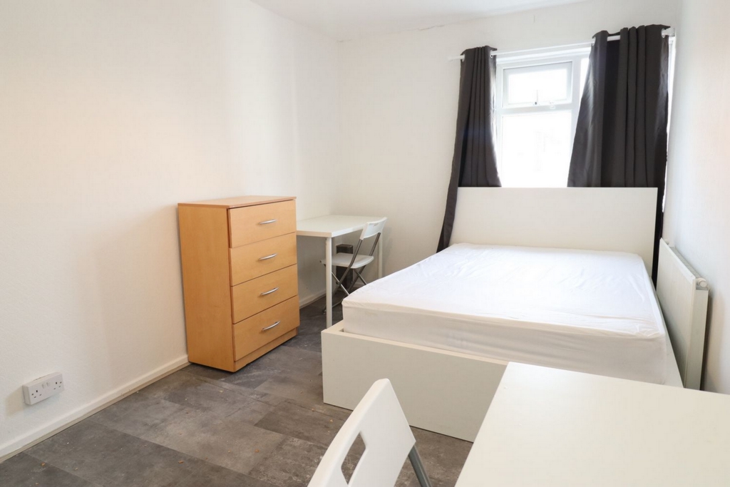 Similar Property: Double room - Single use in Hainault