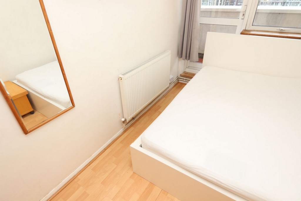 Similar Property: Double room - Single use in South Quay,Crossharbour