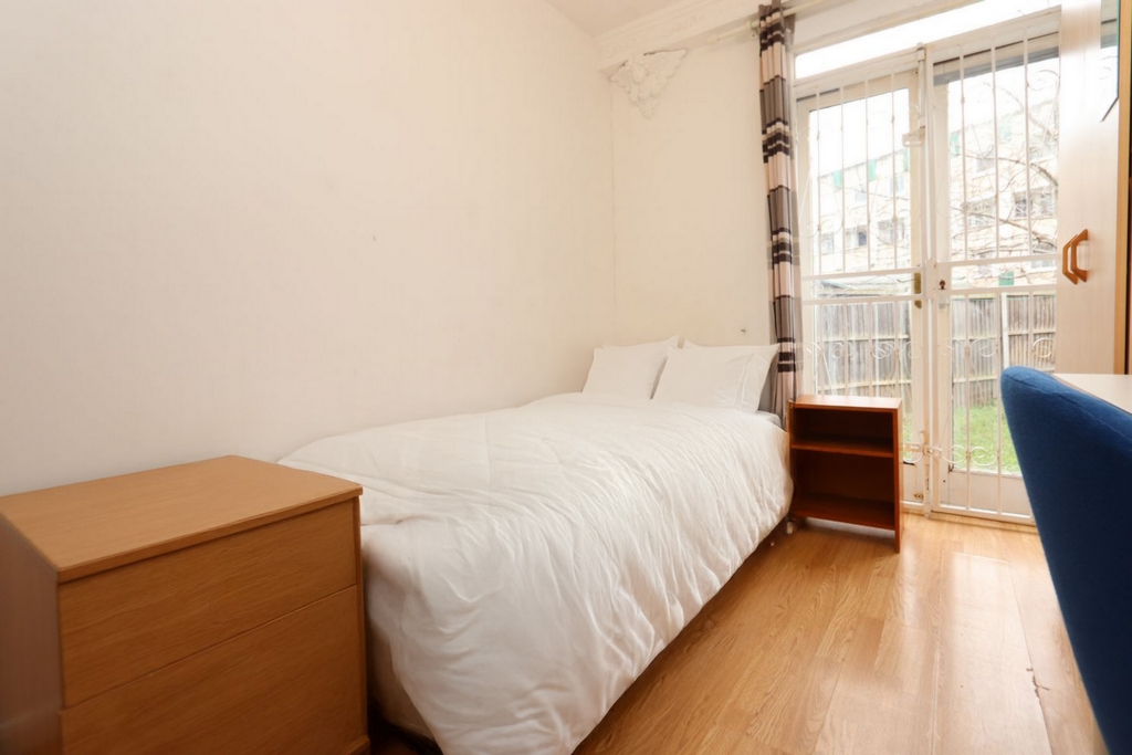 Similar Property: Single Room in Bethnal Green