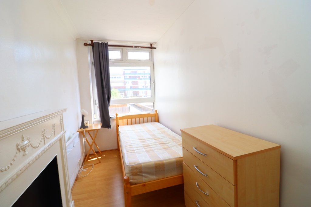 Similar Property: Double room - Single use in Crossharbour