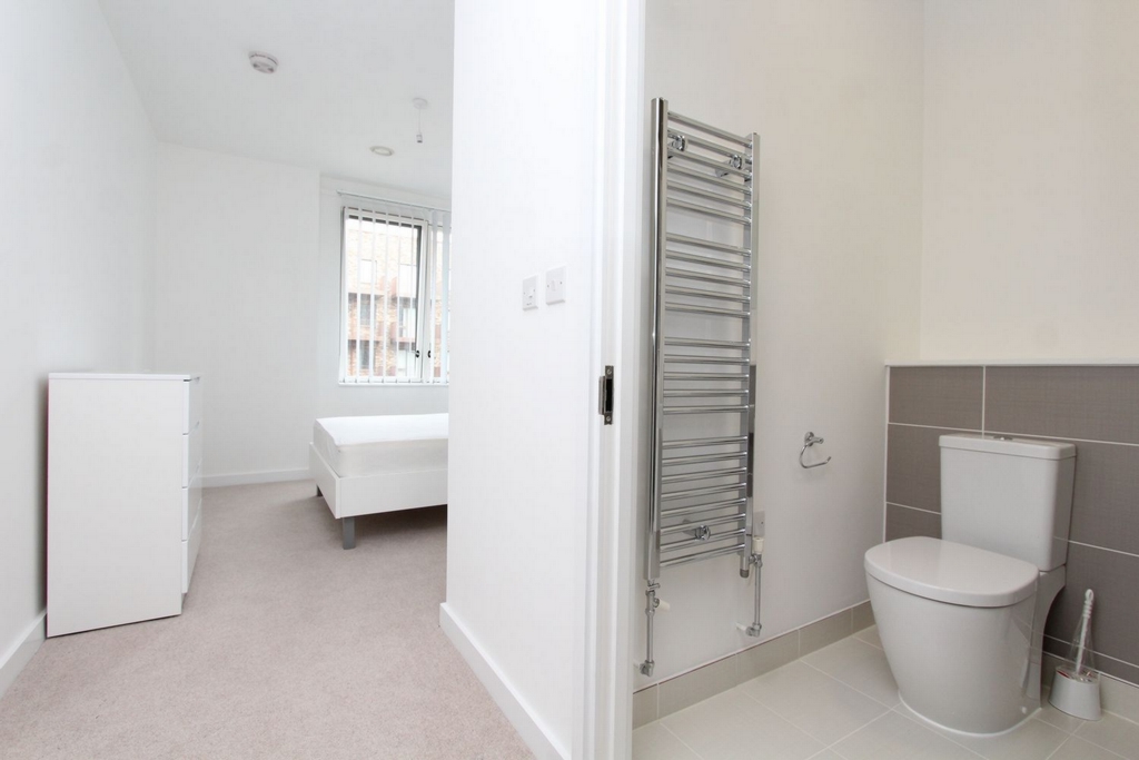 Similar Property: Ensuite Double Room in London City Airport,Gallions Reach