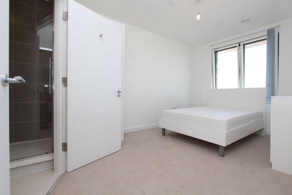 Property photo: Shakleton Way, E16