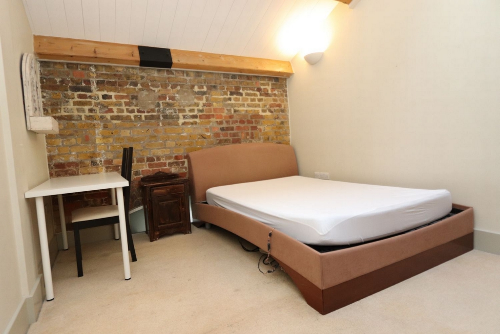 Similar Property: Double room - Single use in Woolwich