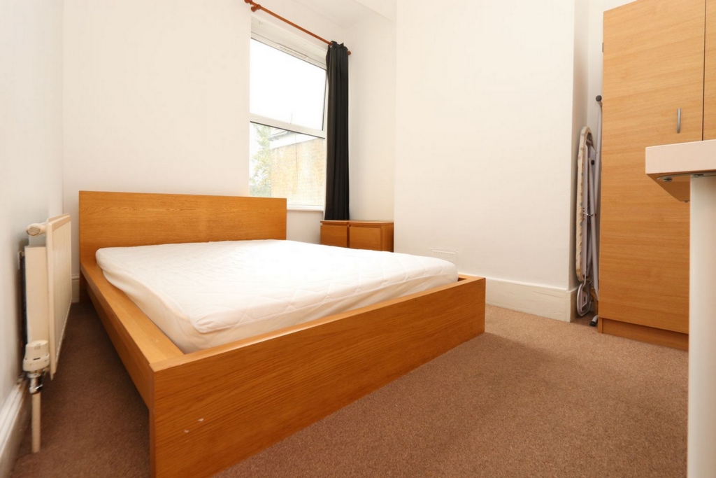 Similar Property: Double room - Single use in Crossharbour,South Quay