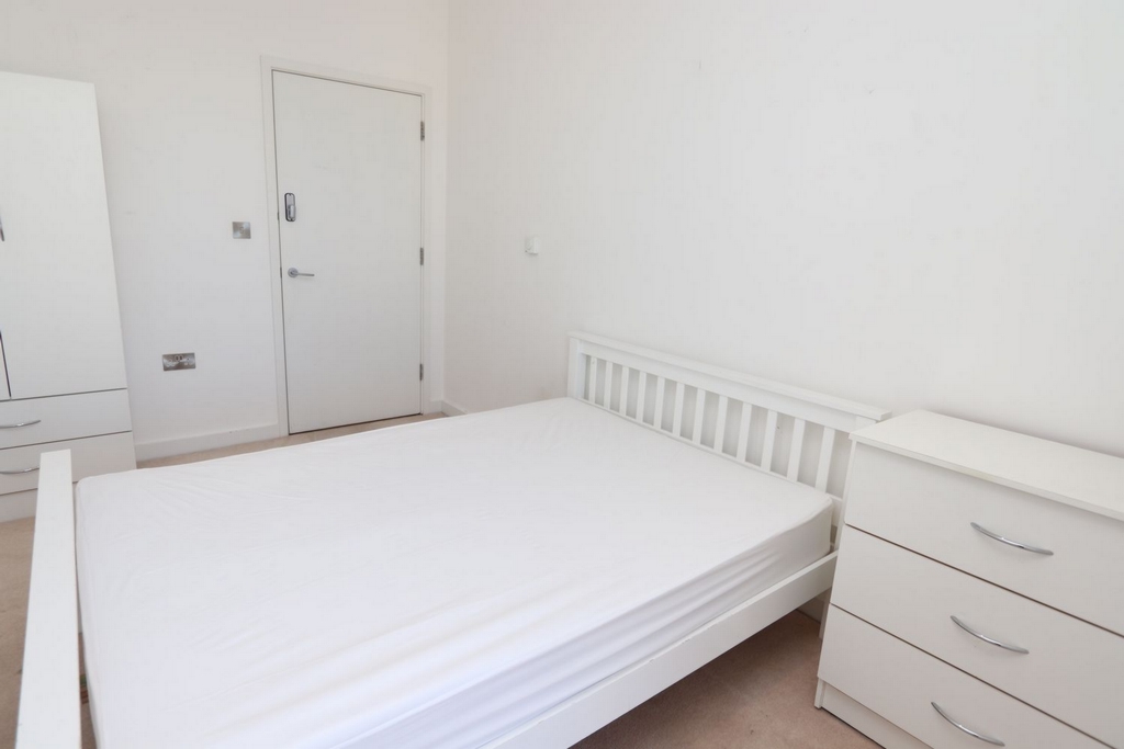 Similar Property: Double room - Single use in Gallions Reach