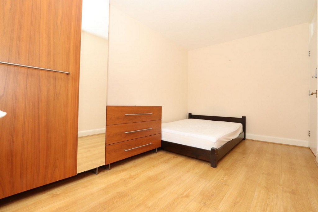 Similar Property: Double room - Single use in Poplar