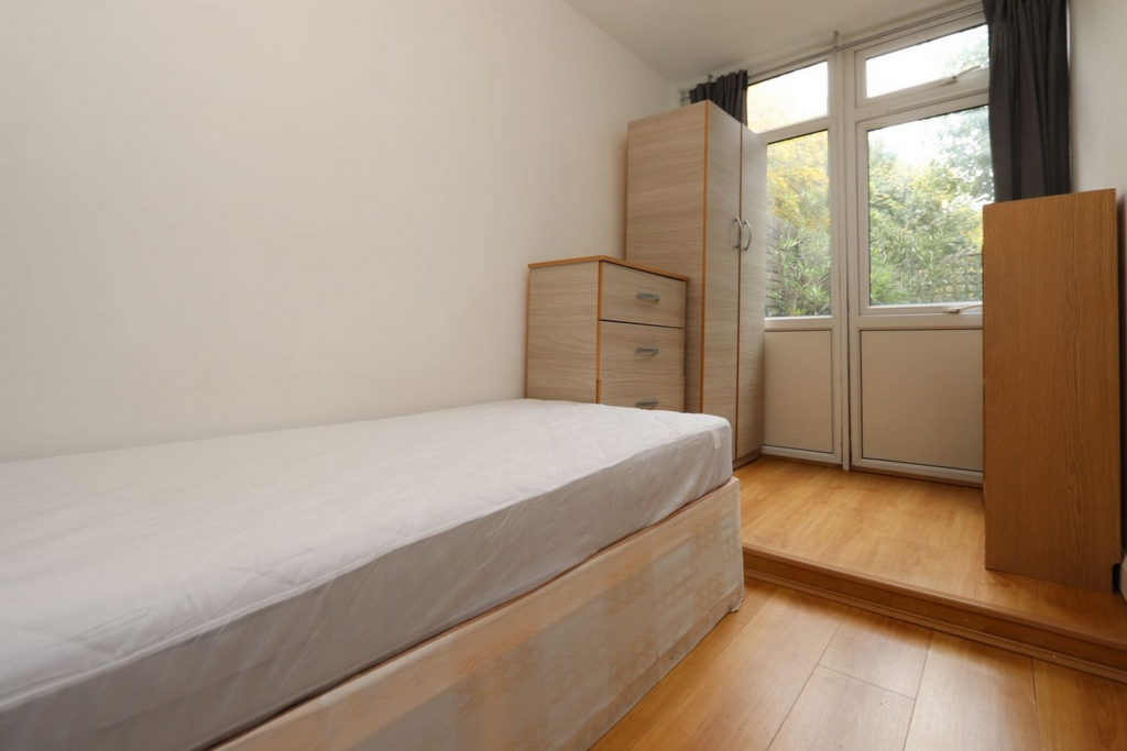 Similar Property: Single Room in Poplar