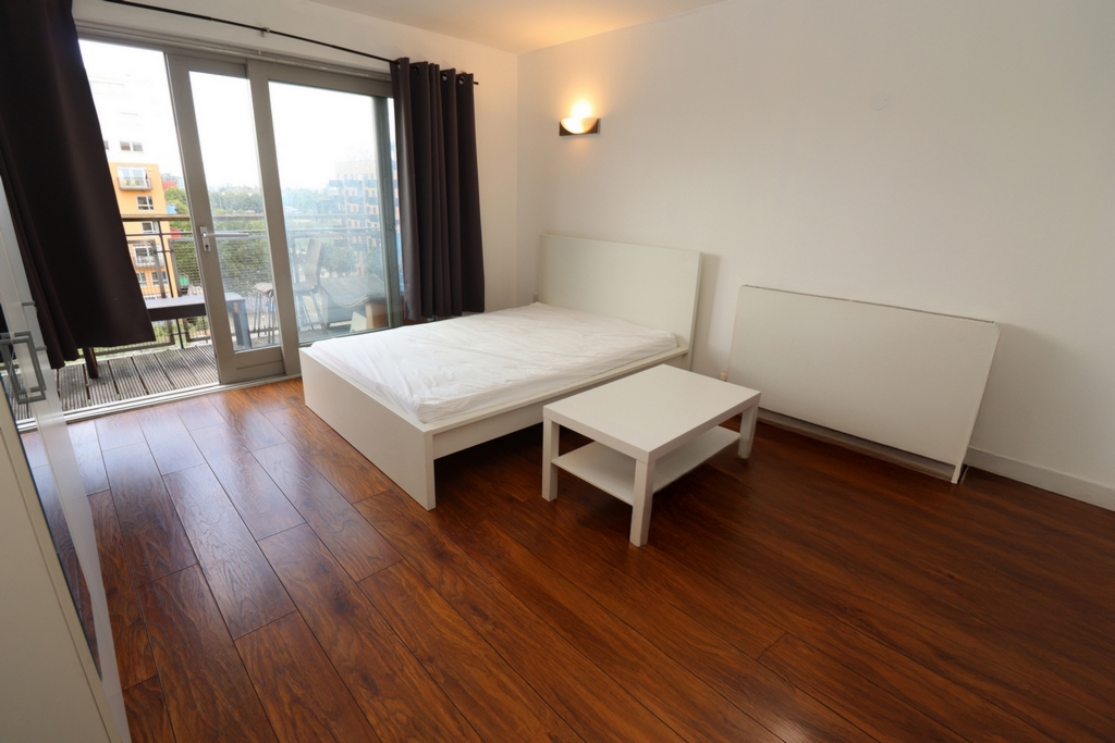 Similar Property: Double room - Single use in North Greenwich