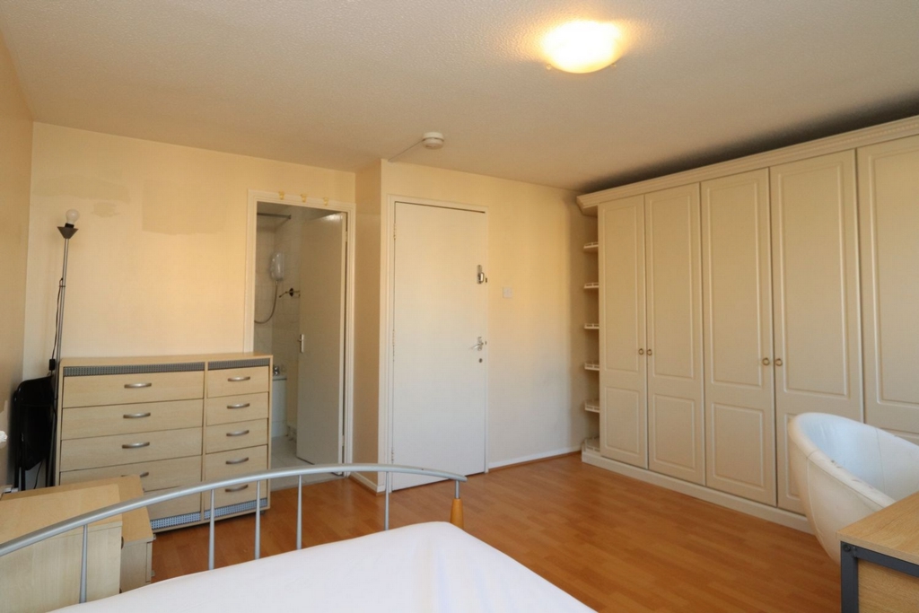 Similar Property: Ensuite Double Room in Mudchute,Crossharbour
