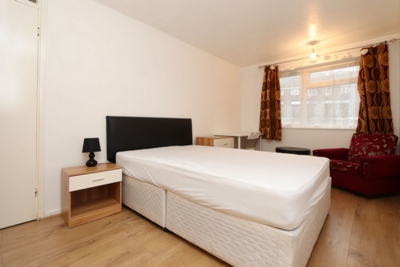 Similar Property: Double room - Single use in West Ham,Canning Town) Similar Property: Double room - Single use in West Ham,Canning Town