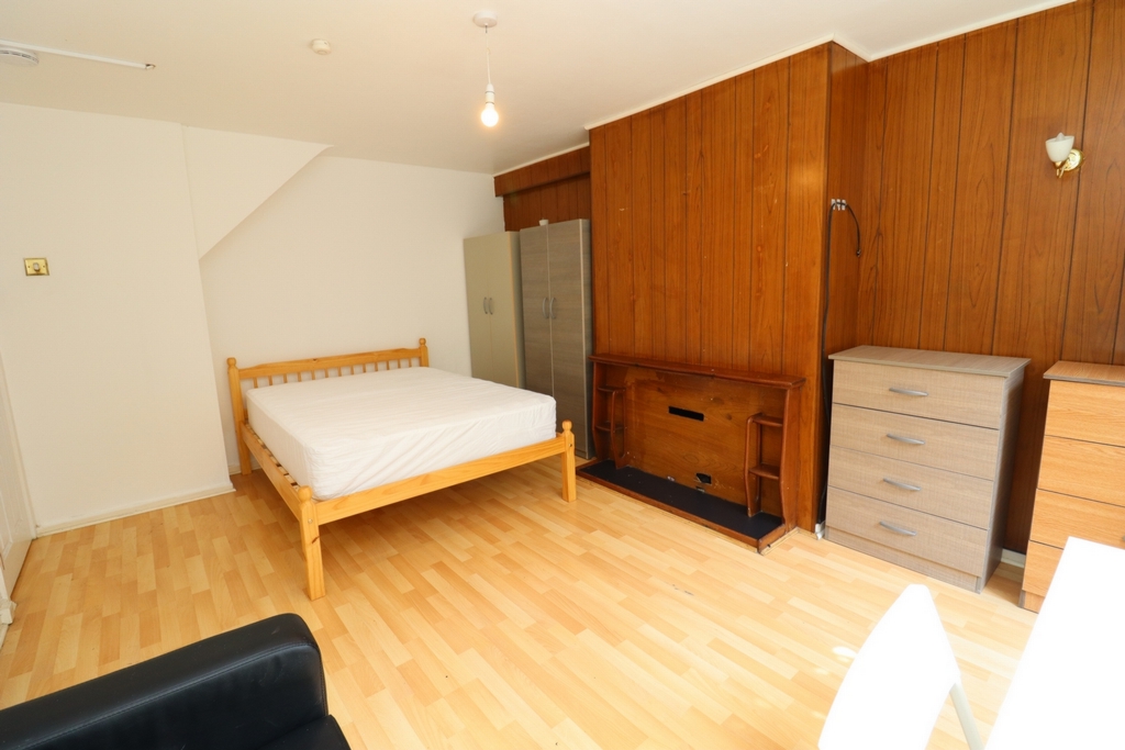 Similar Property: Double Room in West Ham,Canning Town
