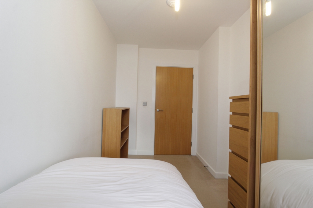 Similar Property: Single Room in North Greenwich