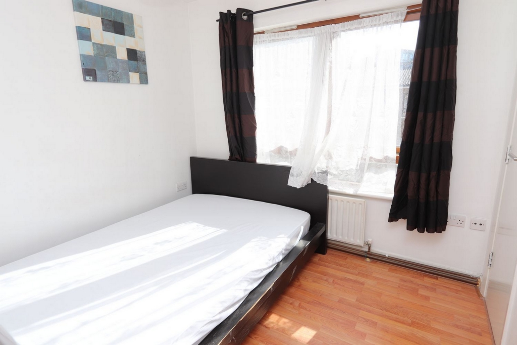 Similar Property: Ensuite Single Room in Langdon Park
