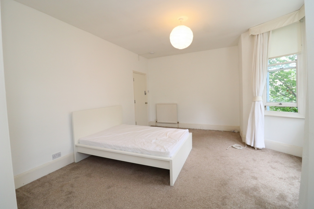 Similar Property: Double room - Single use in Shepherd's Bush