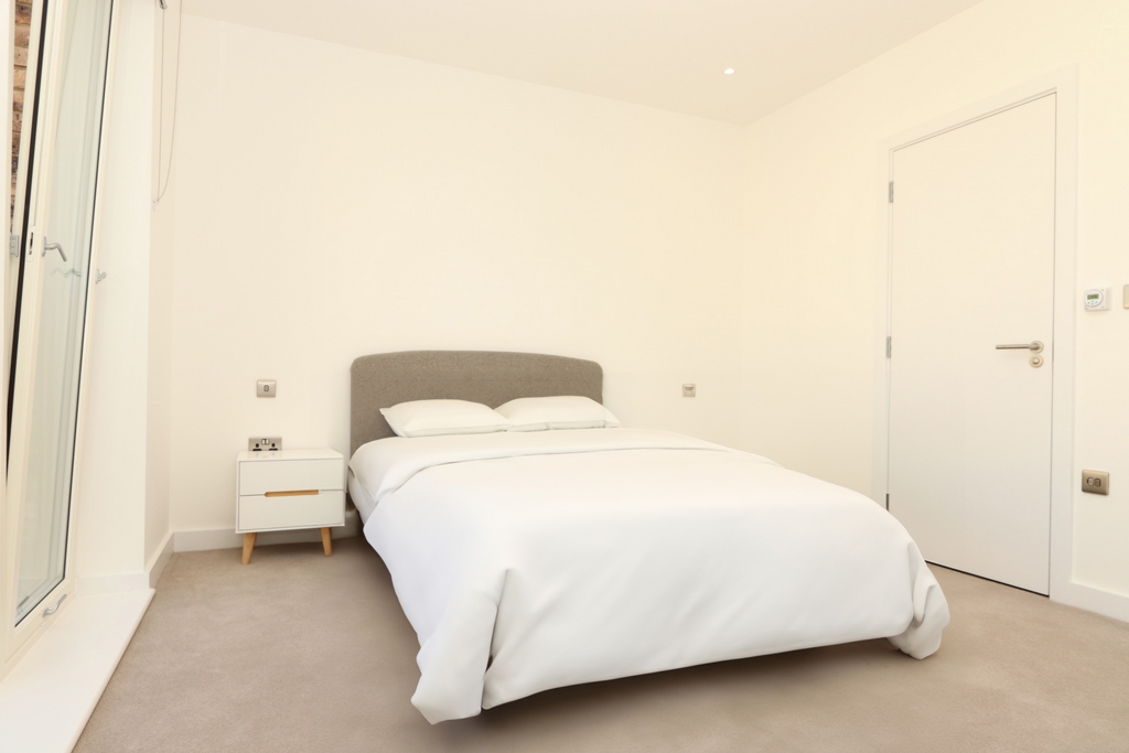 Similar Property: Ensuite Double Room in Canada Water