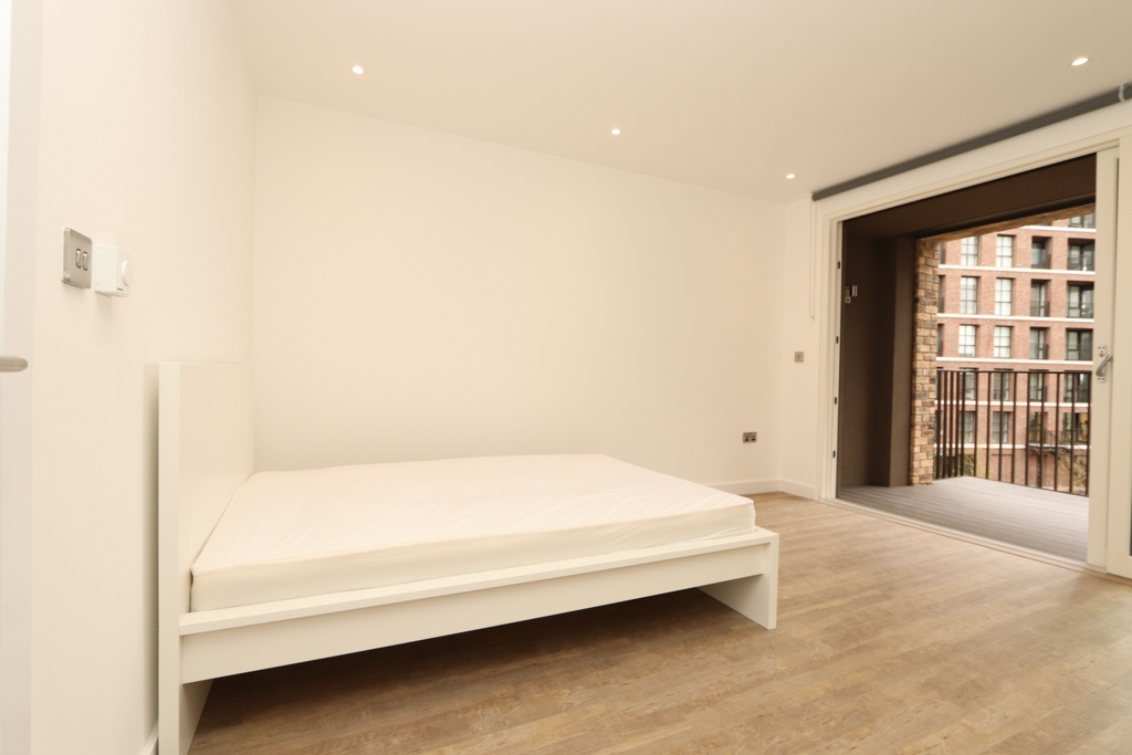 Similar Property: Double Room in Canada Water