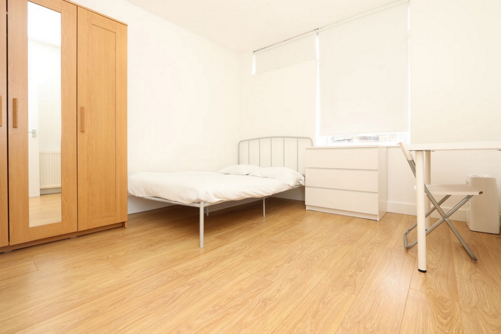 Similar Property: Ensuite Double Room in Kilburn Park