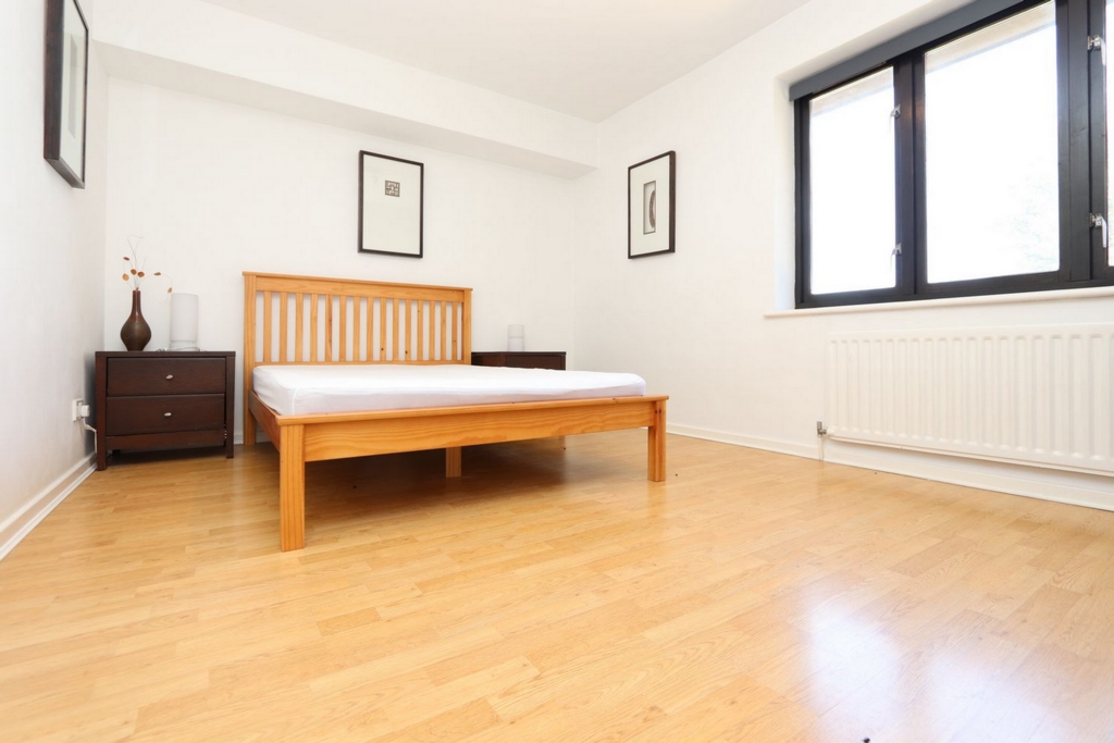 Similar Property: Double room - Single use in Crossharbour
