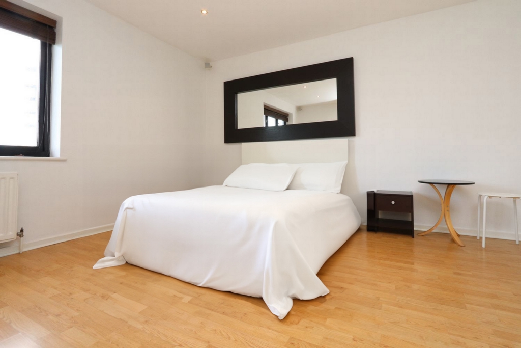 Similar Property: Double Room in Crossharbour