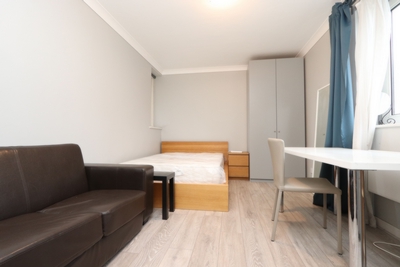 Similar Property: Double room - Single use in Blackwall,Canary Wharf) Similar Property: Double room - Single use in Blackwall,Canary Wharf