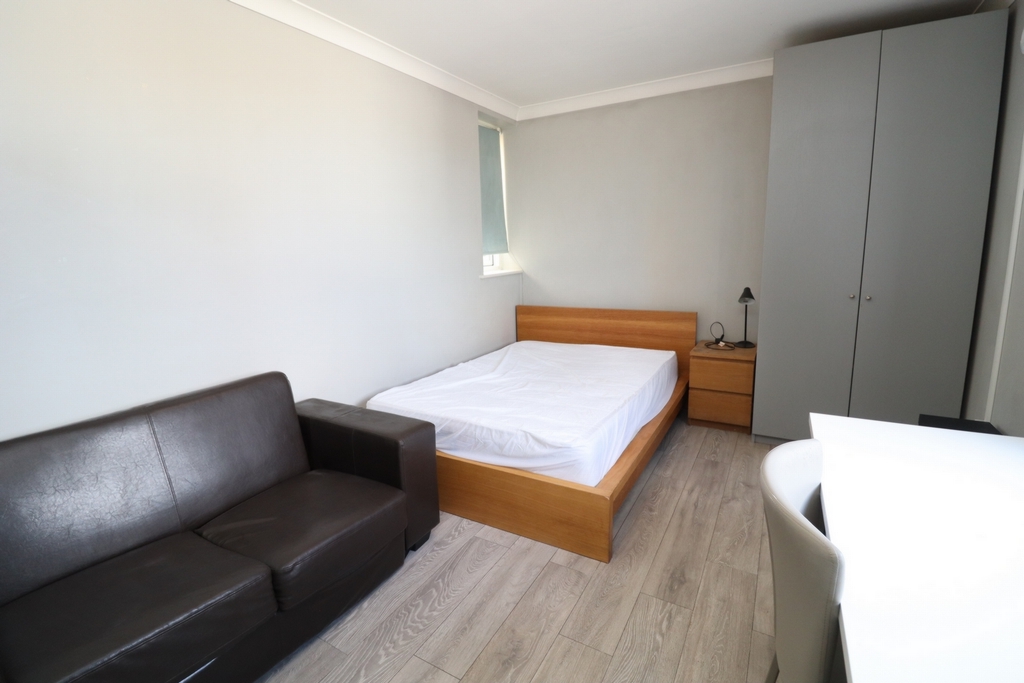Similar Property: Double room - Single use in Blackwall,Canary Wharf Similar Property: Double room - Single use in Blackwall,Canary Wharf