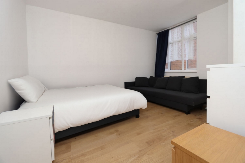 Similar Property: Double room - Single use in Wembley