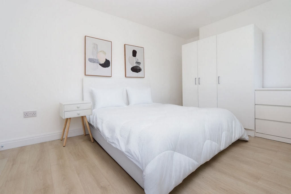 Similar Property: Double room - Single use in Ilford