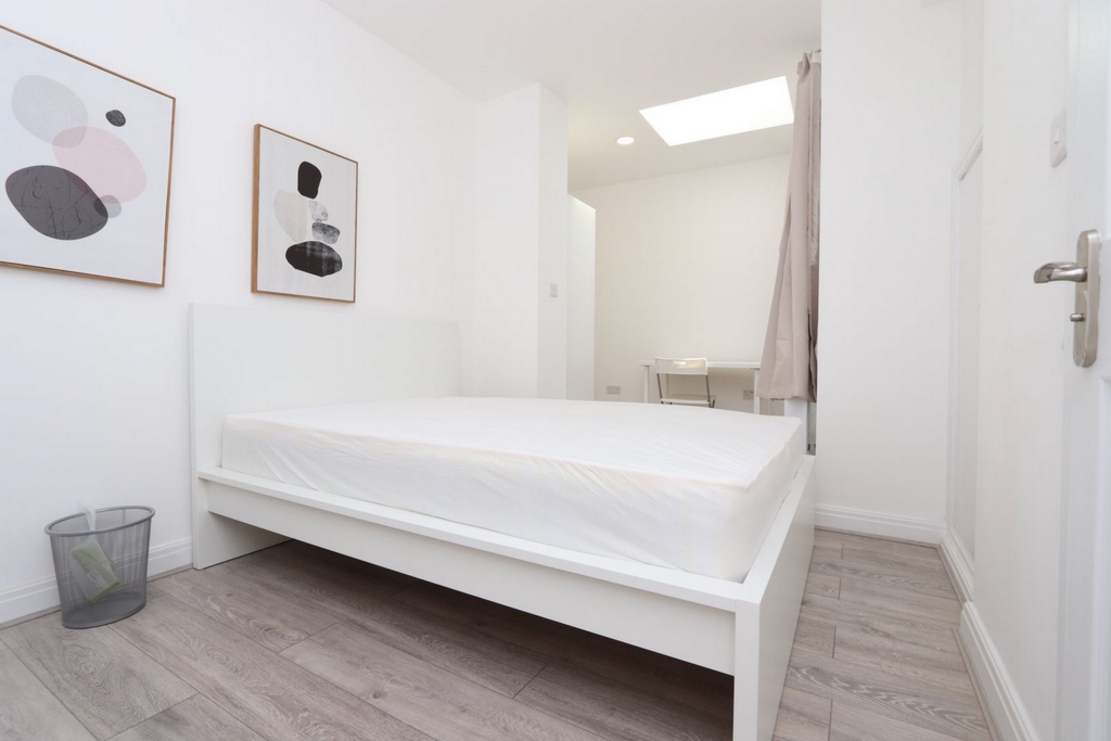 Similar Property: Ensuite Single Room in Ilford