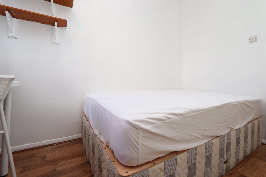 Property To Rent Sovereign House,Cambridge Heath Road, Bethnal Green