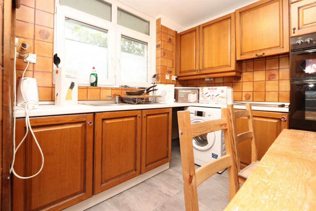 Property To Rent Sovereign House,Cambridge Heath Road, Bethnal Green