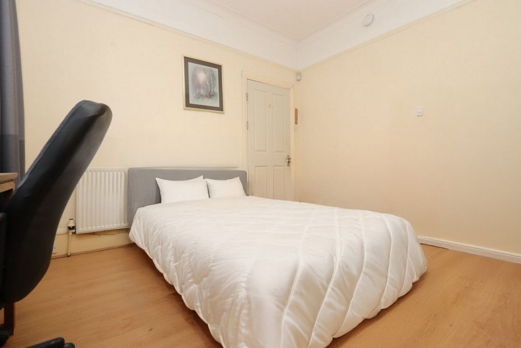 Similar Property: Double room - Single use in Turnpike Lane