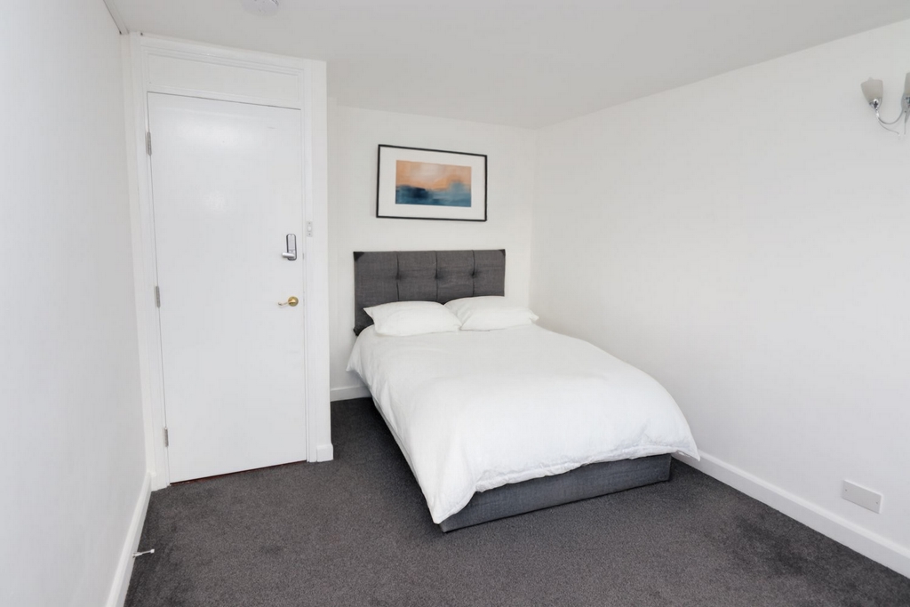 Property photo: Bakersfield,Crayford Road, N7