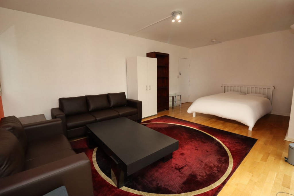 Similar Property: Double room - Single use in Greenwich
