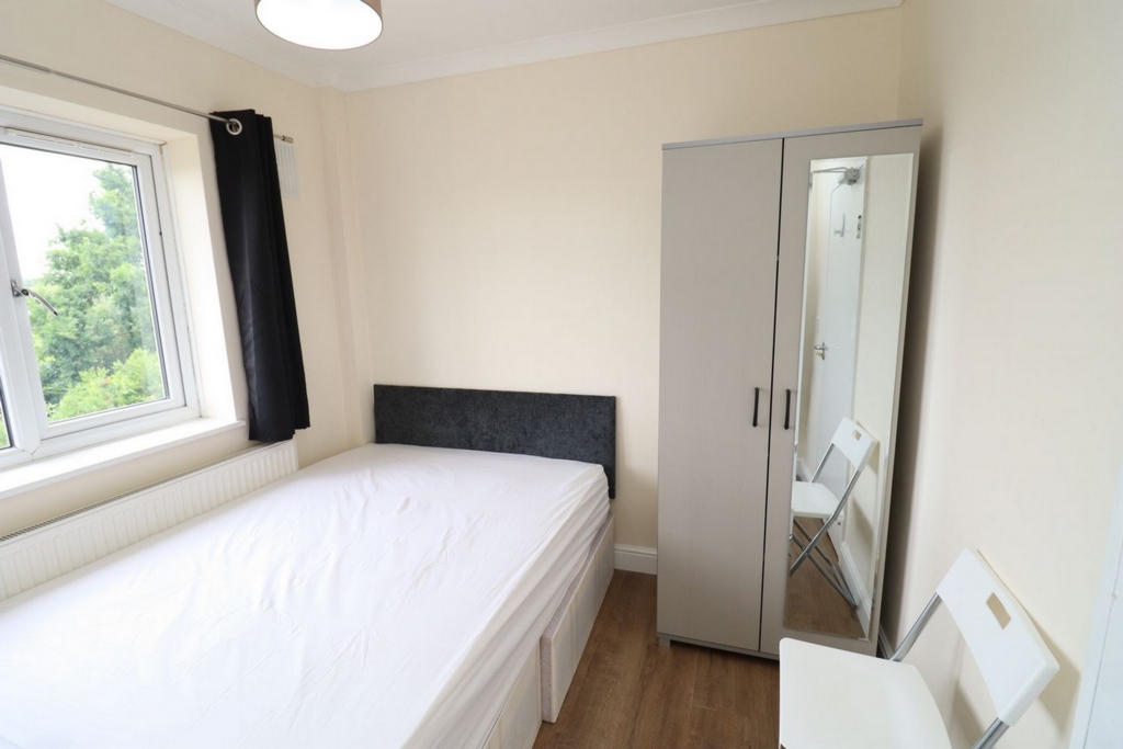 Similar Property: Double room - Single use in Queensbury