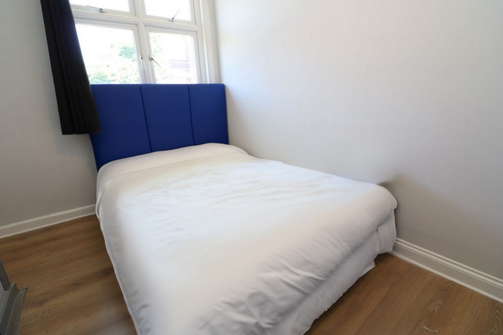 Similar Property: Double room - Single use in East Acton