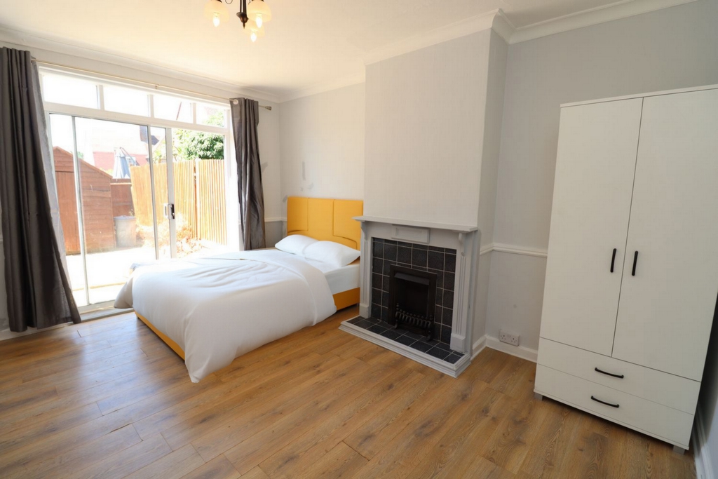 Similar Property: Double Room in East Acton