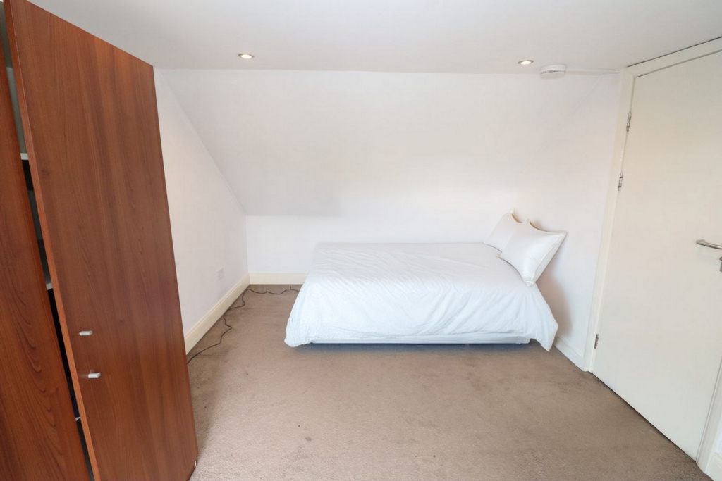 Similar Property: Double room - Single use in Ilford