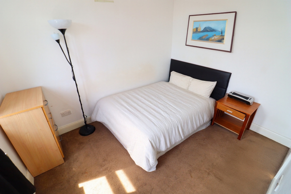 Similar Property: Double room - Single use in Ilford