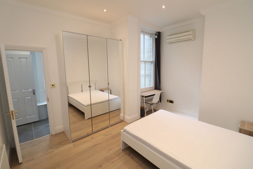 Similar Property: Ensuite Single Room in Edgware Road