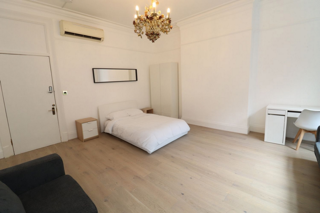 Similar Property: Double room - Single use in Edgware Road