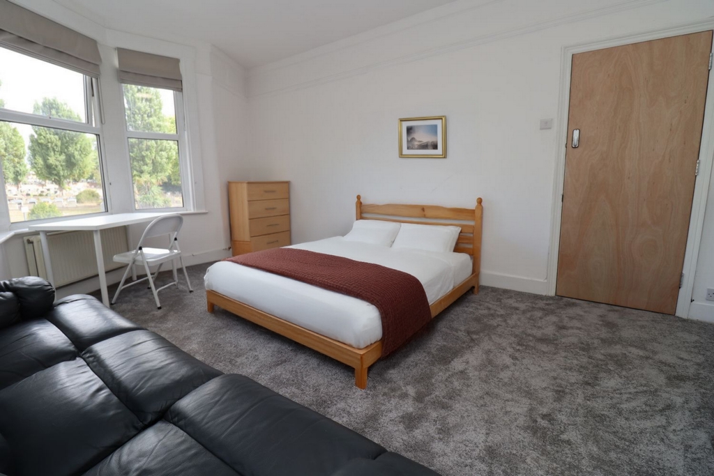 Similar Property: Double room - Single use in Harlesden