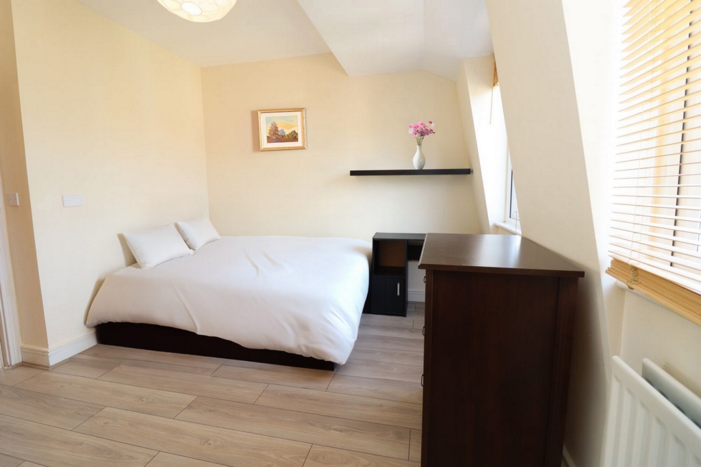Similar Property: Double room - Single use in Deptford Bridge