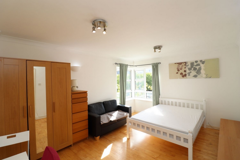 Similar Property: Double Room in Poplar