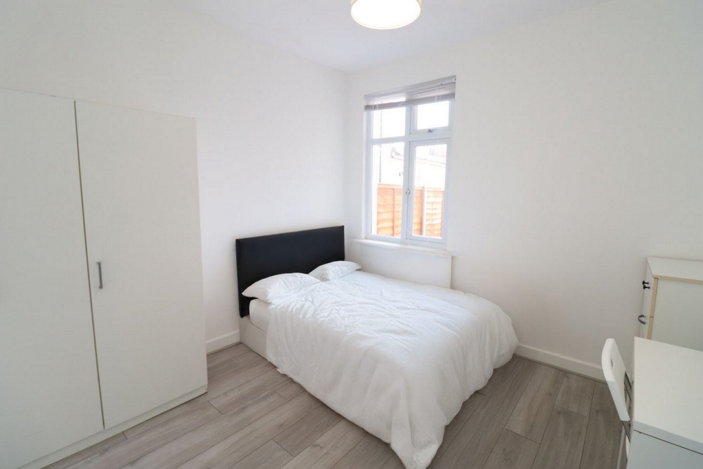 Similar Property: Double room - Single use in Hounslow