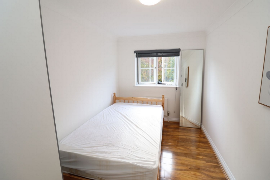 Similar Property: Double room - Single use in Barking