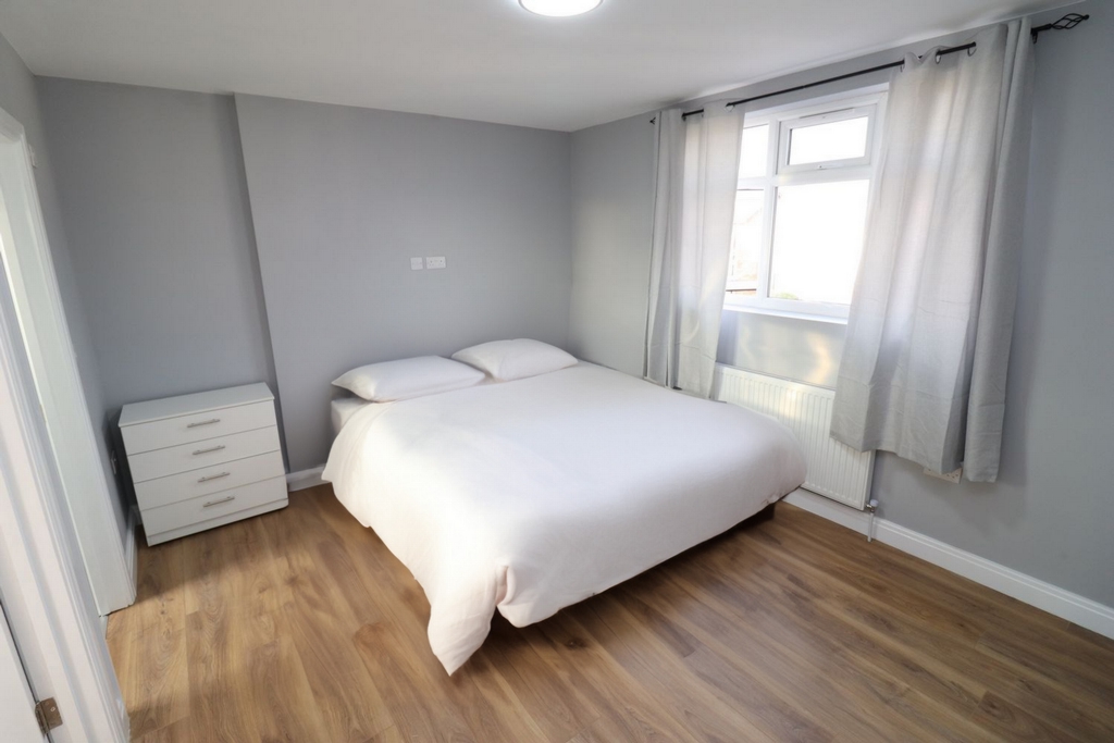 Similar Property: Ensuite Single Room in Boston Manor