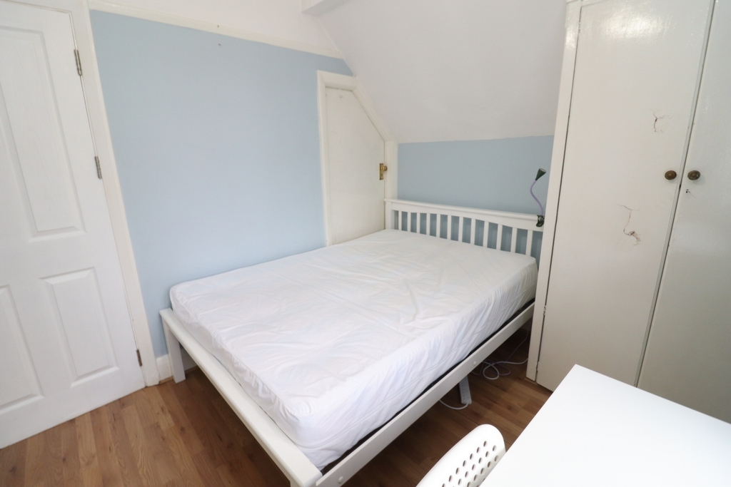 Similar Property: Double room - Single use in Boston Manor