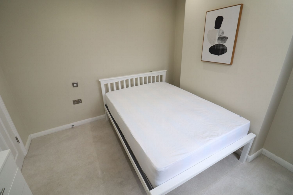Property To Rent Broughton Road, Fulham, SW6 Double room Single use