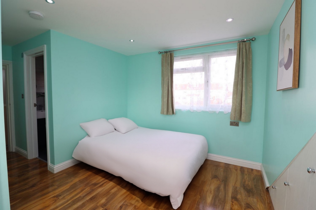 Similar Property: Ensuite Single Room in Sutton