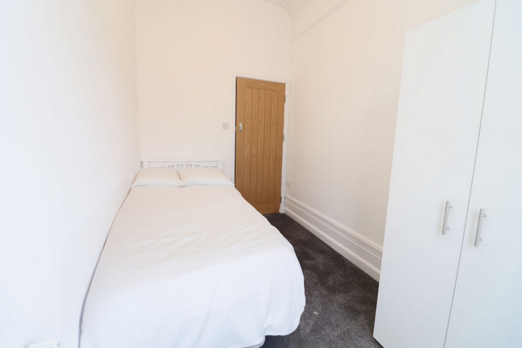 Similar Property: Single Room in Ealing